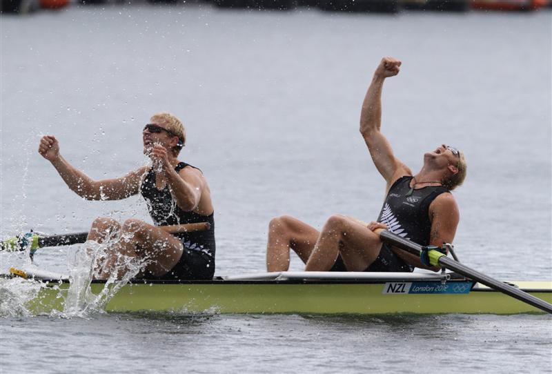 Hamish Bond and Eric Murray have recorded the longest winning streak in men's international rowing.