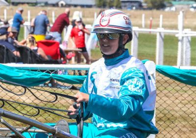 Team teal’s Samantha Ottley had 16 wins in the fundraiser for ovarian cancer. Photo: Harnesslink