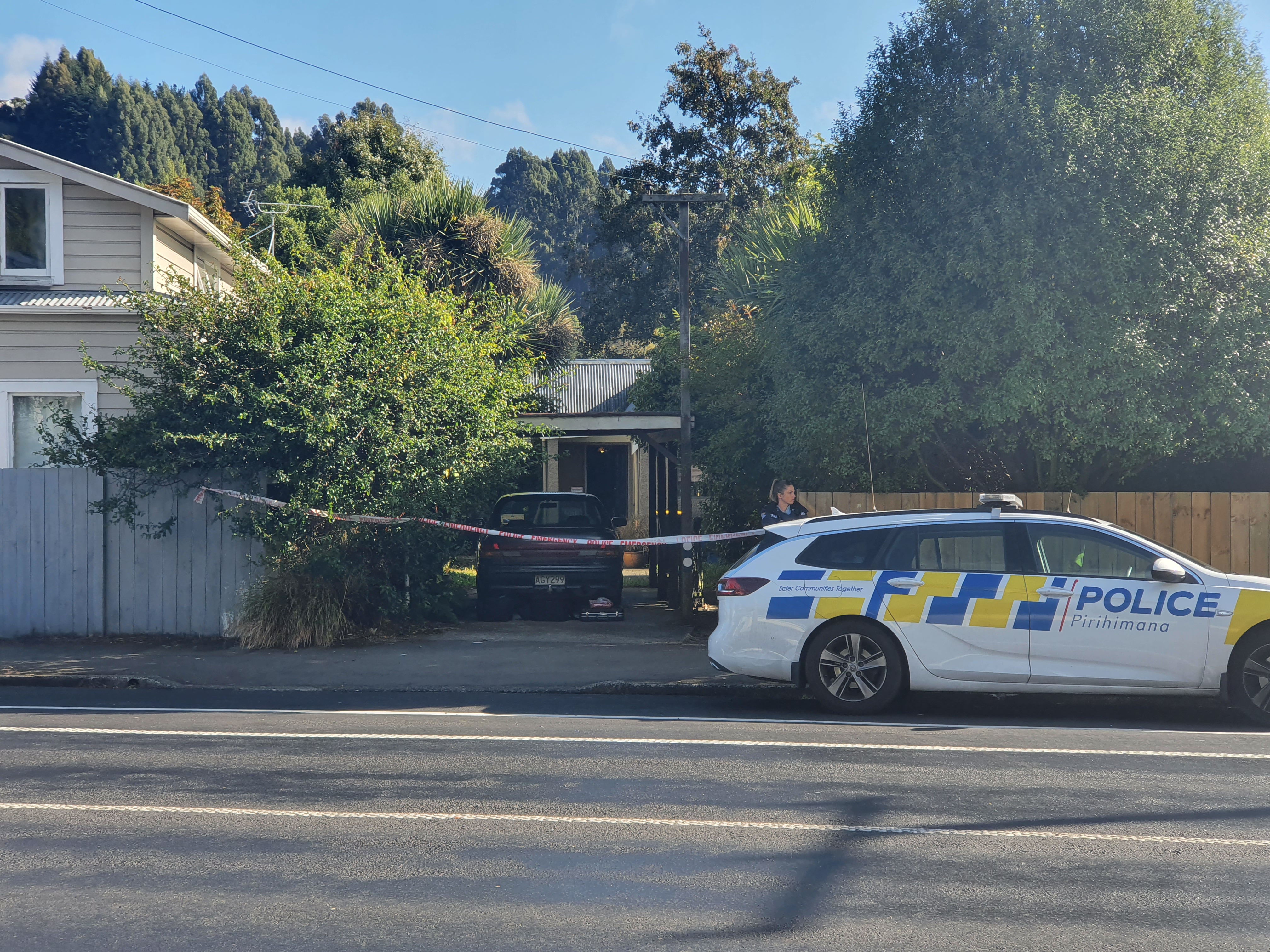 Police at the scene in North Rd. Photo: Vaughan Elder