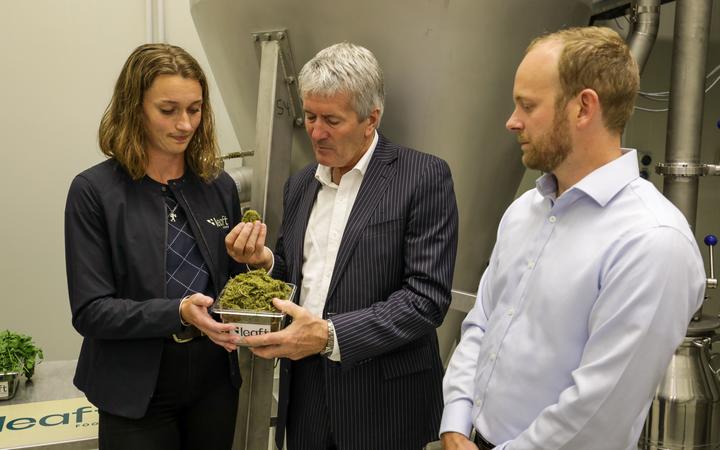 Damien O'Connor visits Lincoln-based company Leaft Foods. Photo: RNZ / Nate McKinnon