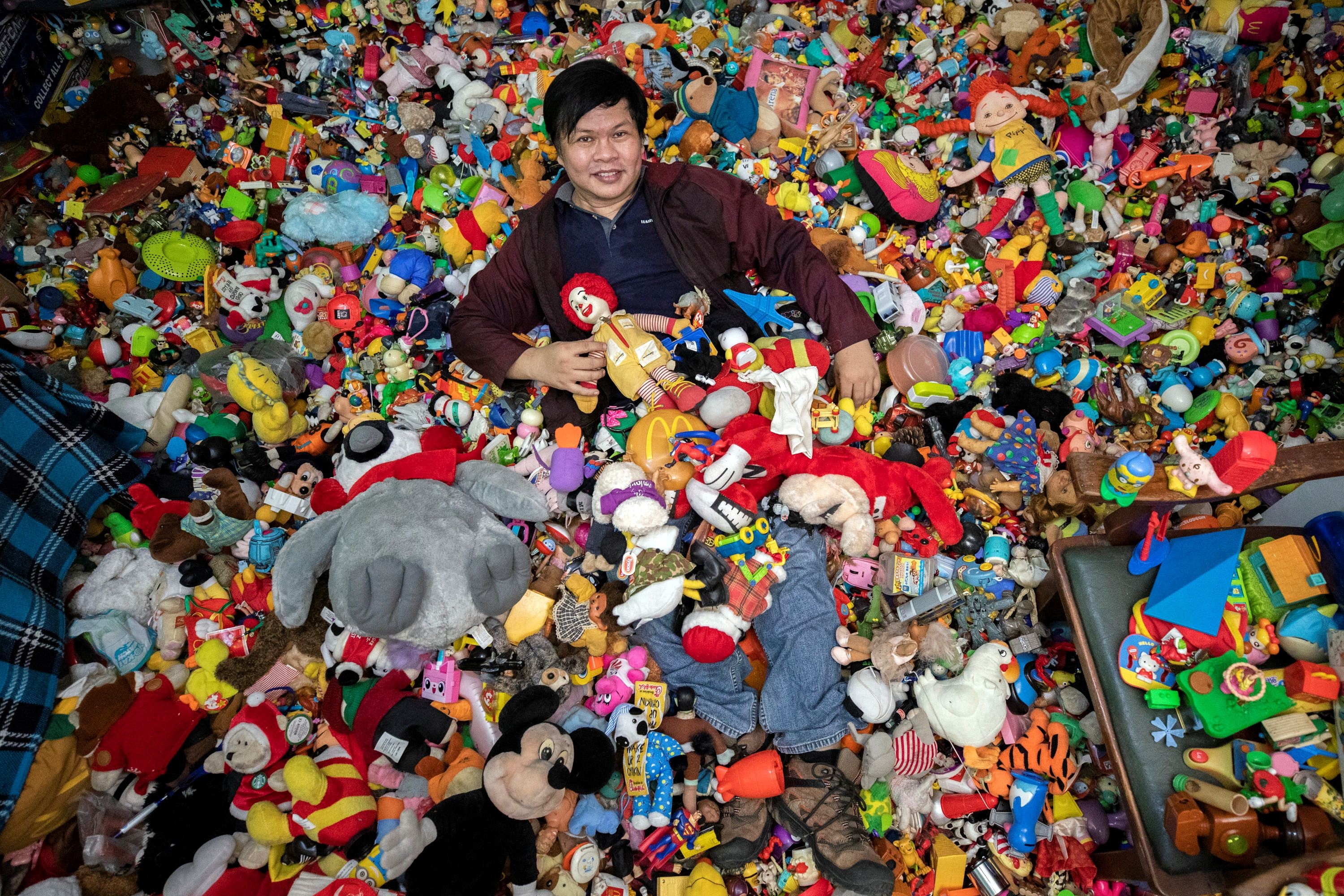 Collection toys. Самая большая коллекция игрушек. Самая большая коллекция игрушек в мире. Интересные коллекции игрушек. Игрушки на 1000.