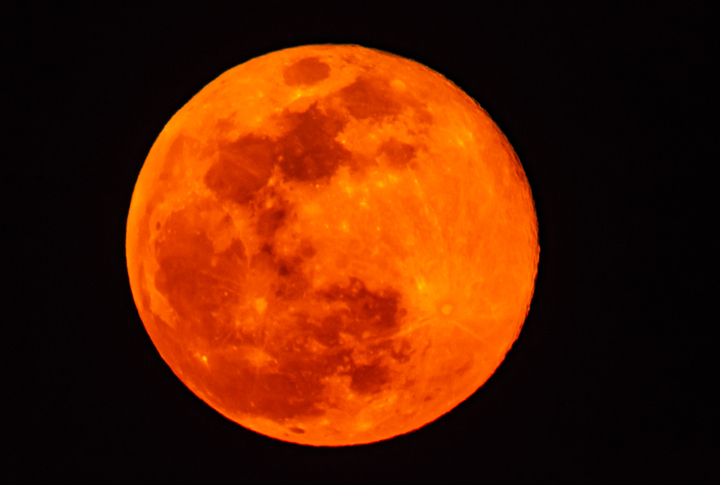  A "blood moon" happens when Earth's moon is in a total lunar eclipse. Photo: NZ Herald (file)