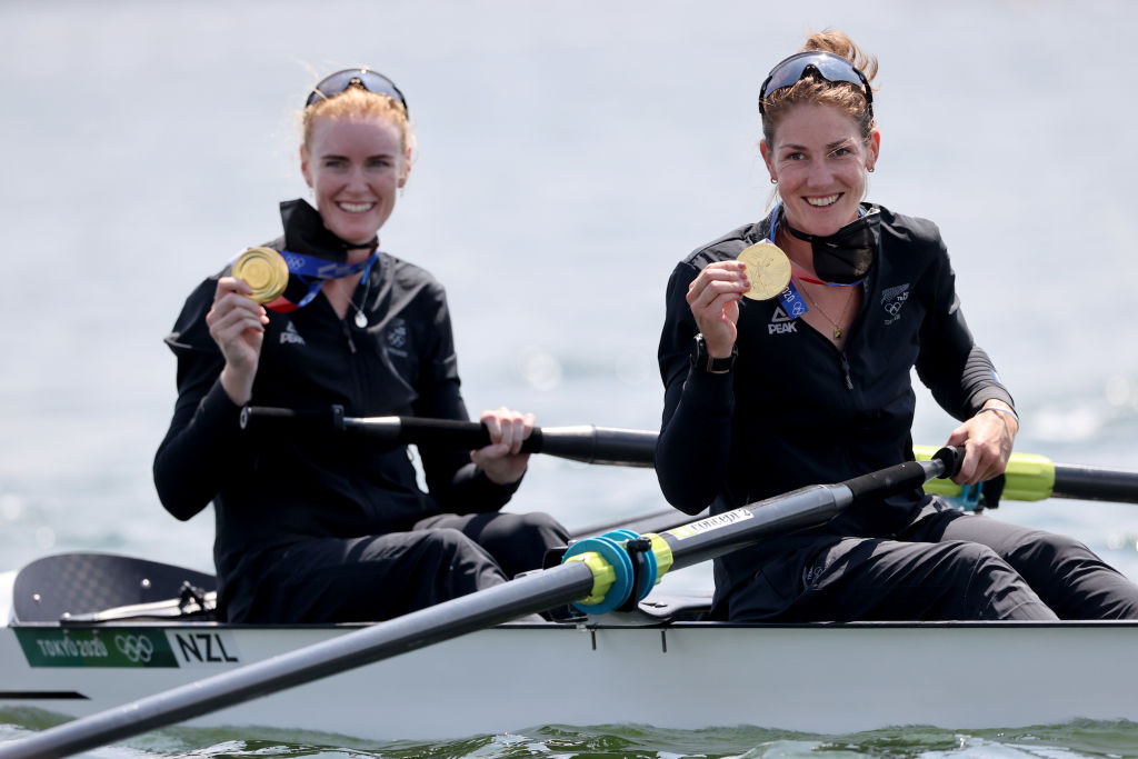 Grace Prendergast and Kerri Gowler from New Zealand with gold medal at the award ceremony. Photo: Picture alliance via Getty Images