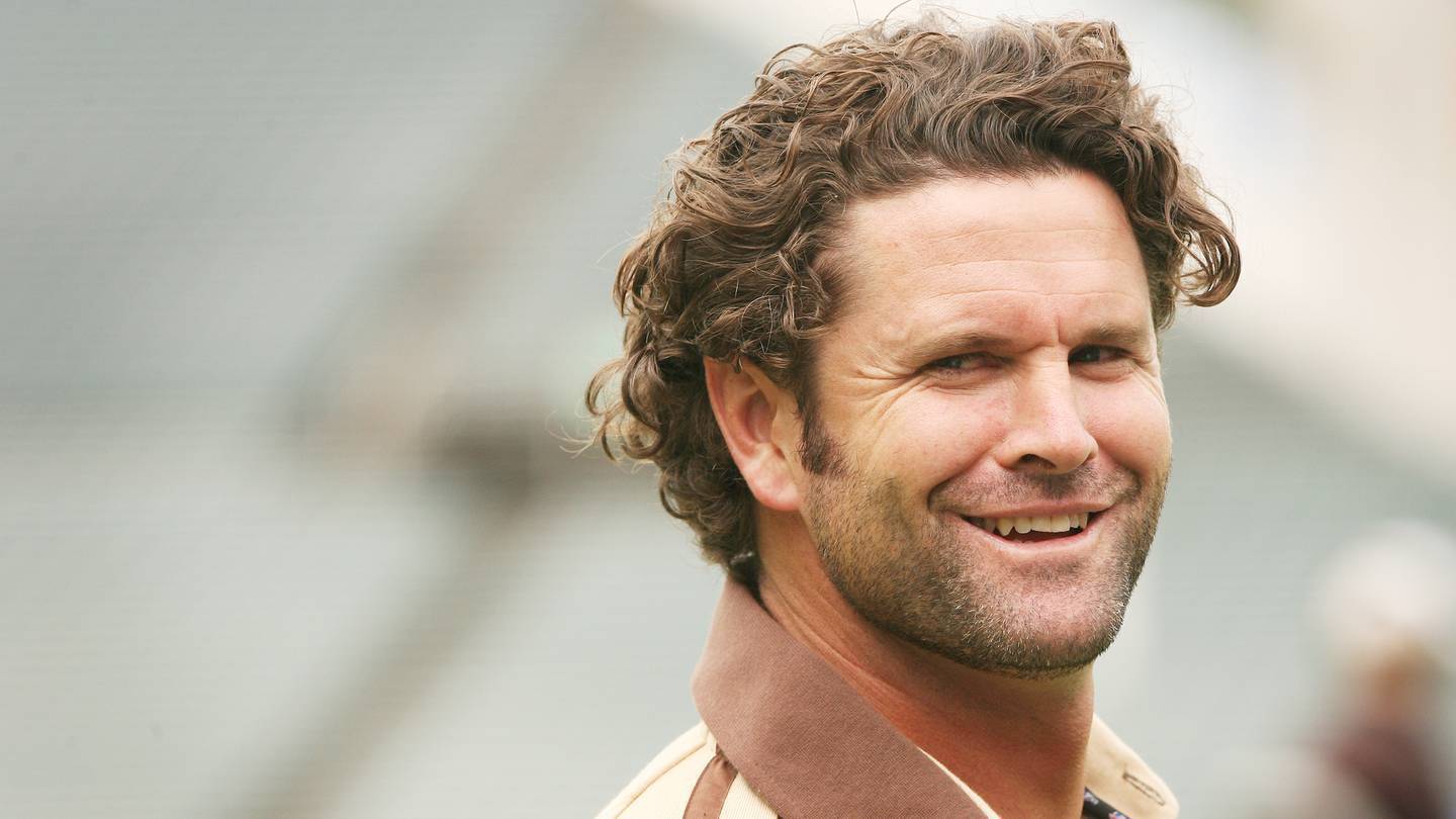 Chris Cairns off life support, 'able to communicate with family'. Photo: NZ Herald