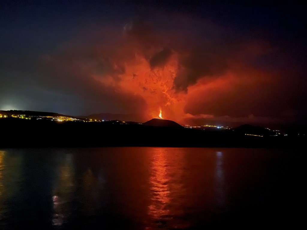 The volcano erupts on the Canary Island of La Palma. Photo: Reuters