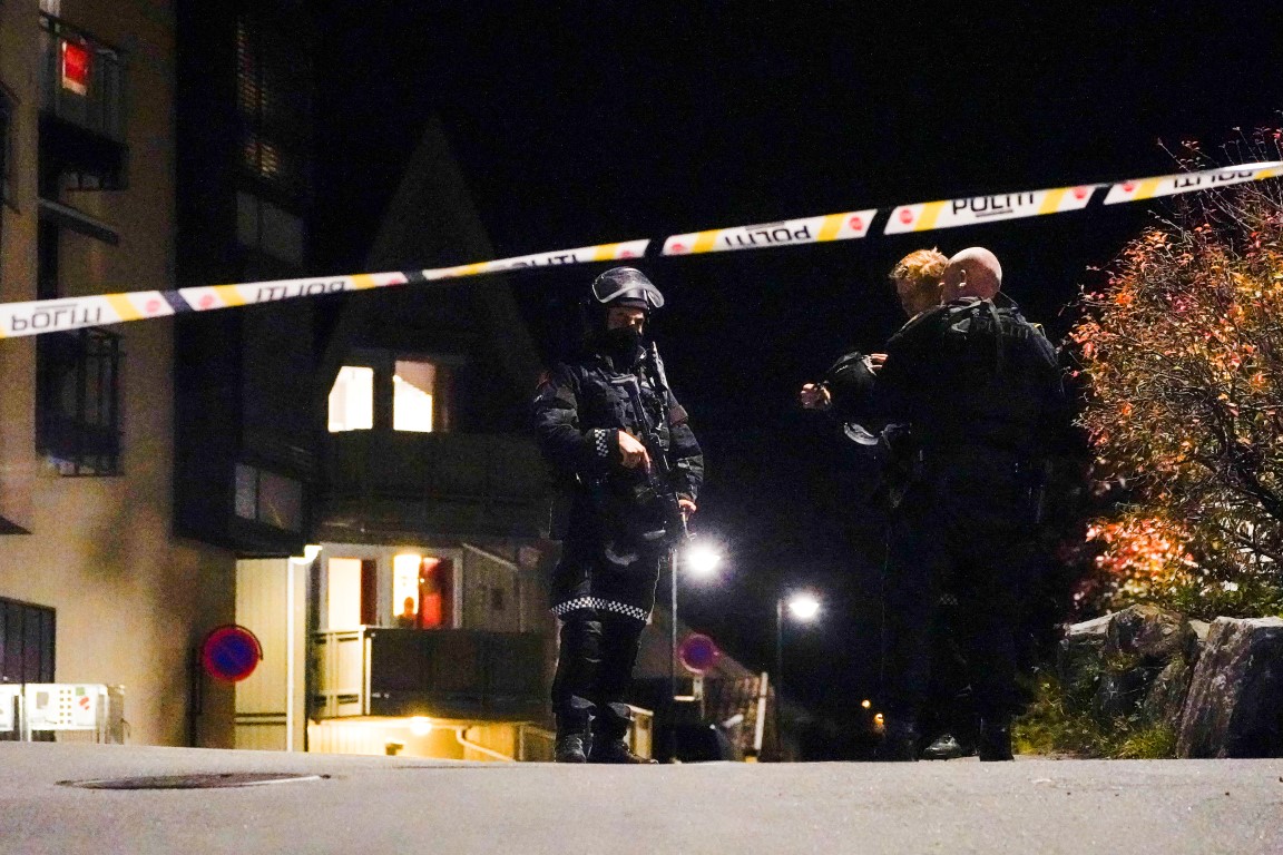 Police at the scene after the attacks in Kongsberg. Photo: Hakon Mosvold/NTB/via REUTERS