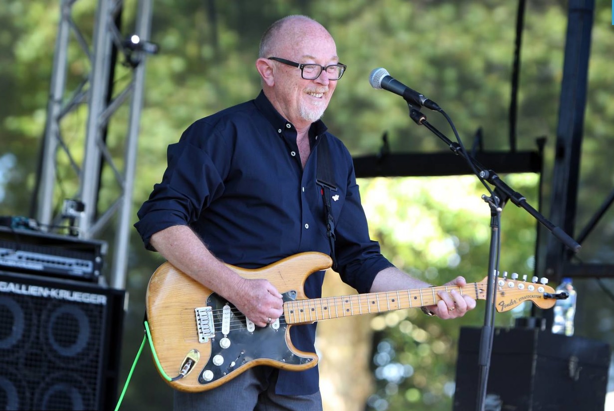 Dave Dobbyn performed Welcome Home at today's welcome for the first KiwiBuild families in...