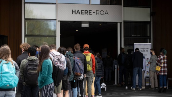 Students queue to be vaccinated at the University of Canterbury. Photo: NZ Herald