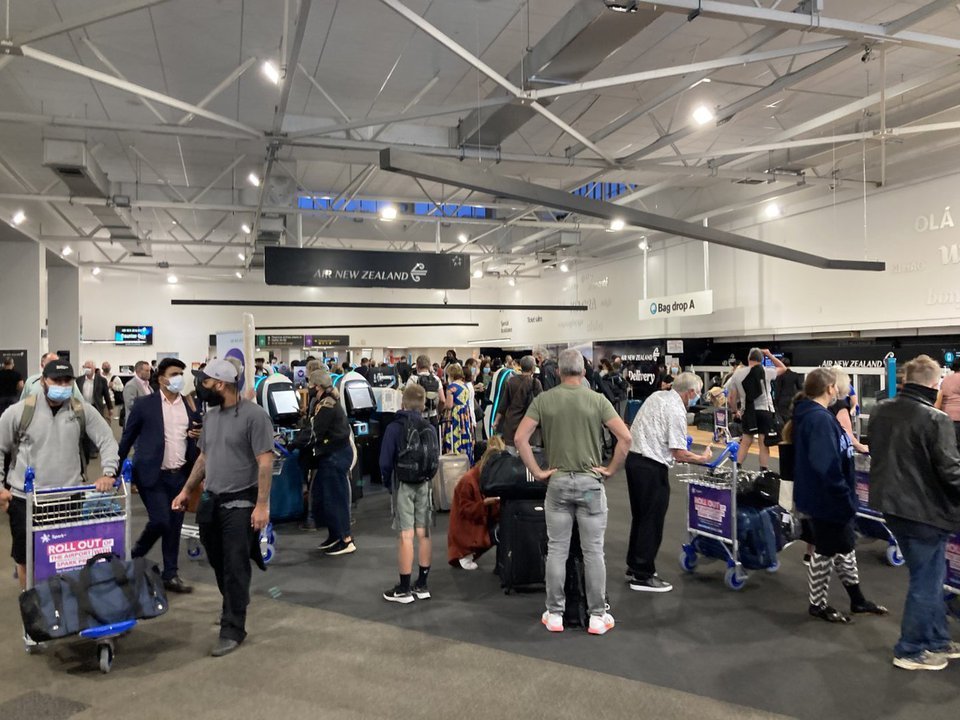 The scene at Auckland Airport early this morning. Photo: RNZ