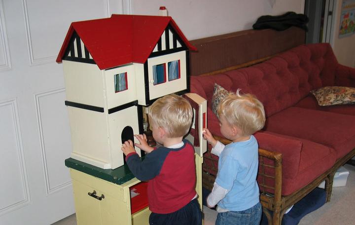 An RAF trainee pilot enlisted the help of other trainees to make the doll's house in secret. He...