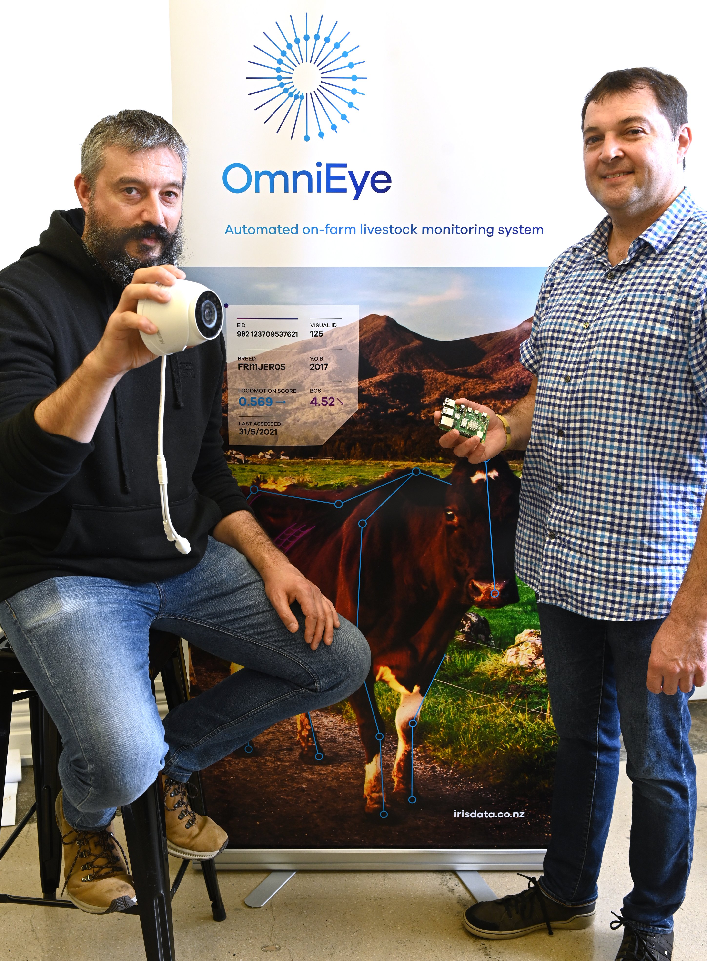 OmniEye chief technology officer Benoit Auvray (left) with the company’s new lameness detection...