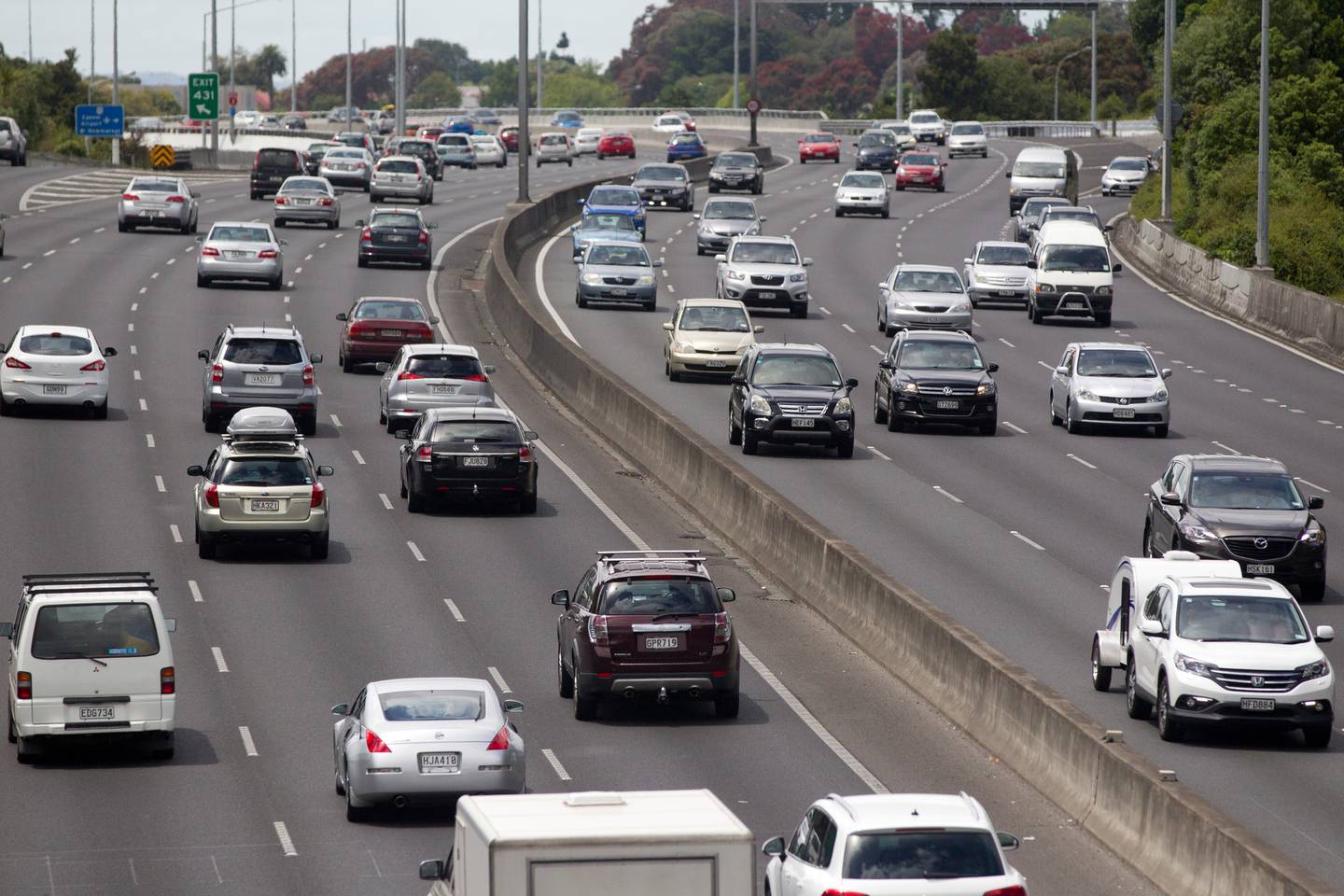 Traffic flowing freely on Auckland's Southern Motorway. Photo: Jason Oxenham