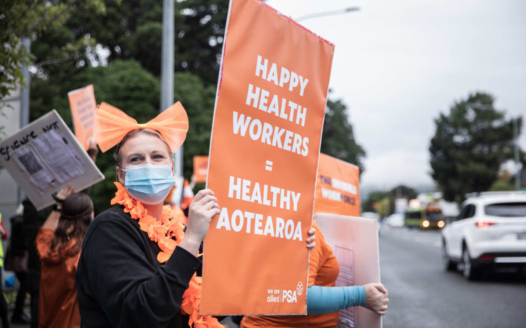 Health workers striking outside Hutt Hospital last week. Photo: RNZ 