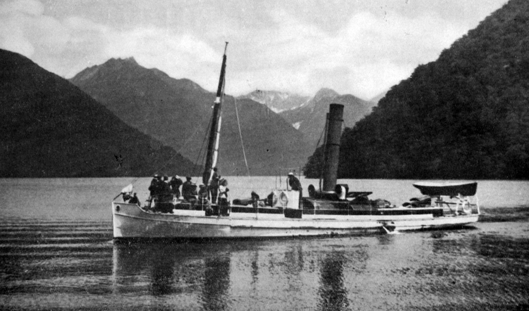 Lake Te Anau tourist steamer Tawera. — Otago Witness, 16.5.1922