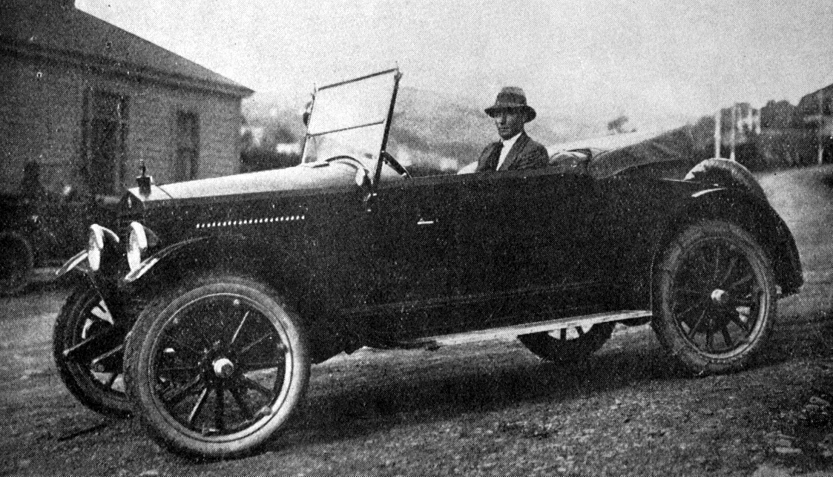 Mr P. Drummond in Mr W. McLauchlan's Essex three-seater in the recent hillclimb. — Otago Witness,...