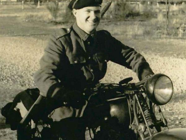 Francis Gluyas on his 1929 BSA Sloper. Photo: Ten One Magazine / Police