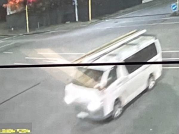 Police are seeking the driver of this white van. Photo: SUPPLIED/ NZ POLICE 