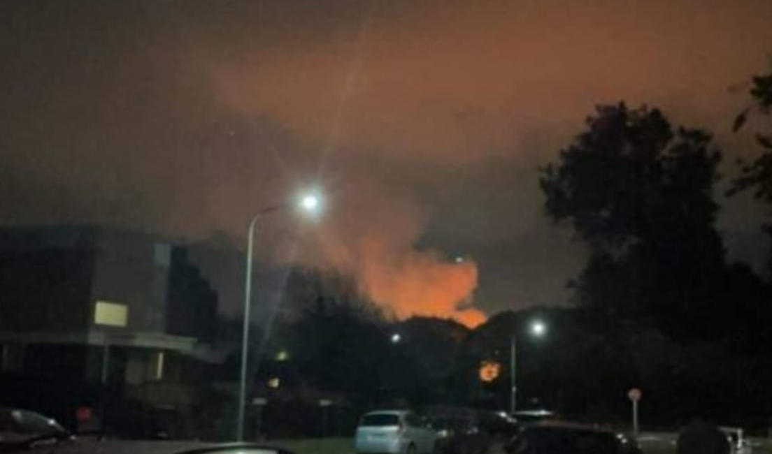 Eight crews attended the Riccarton fire last night.  Photo: RNZ 