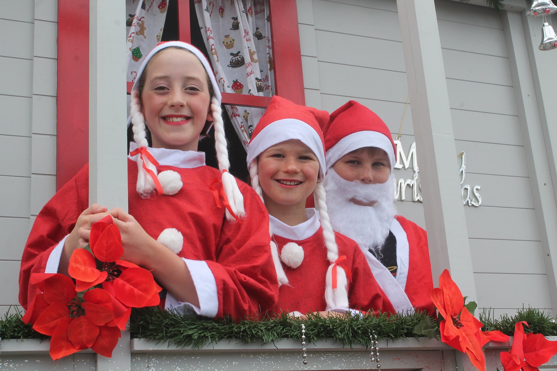 Invercargill children (from left) Sienna Vaughan (9), Claudia Eade (9) and Angus Duncan (9) were...