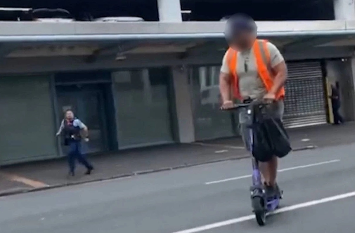 The suspected thief initially appeared to have made his escape. Screengrab via NZ Herald