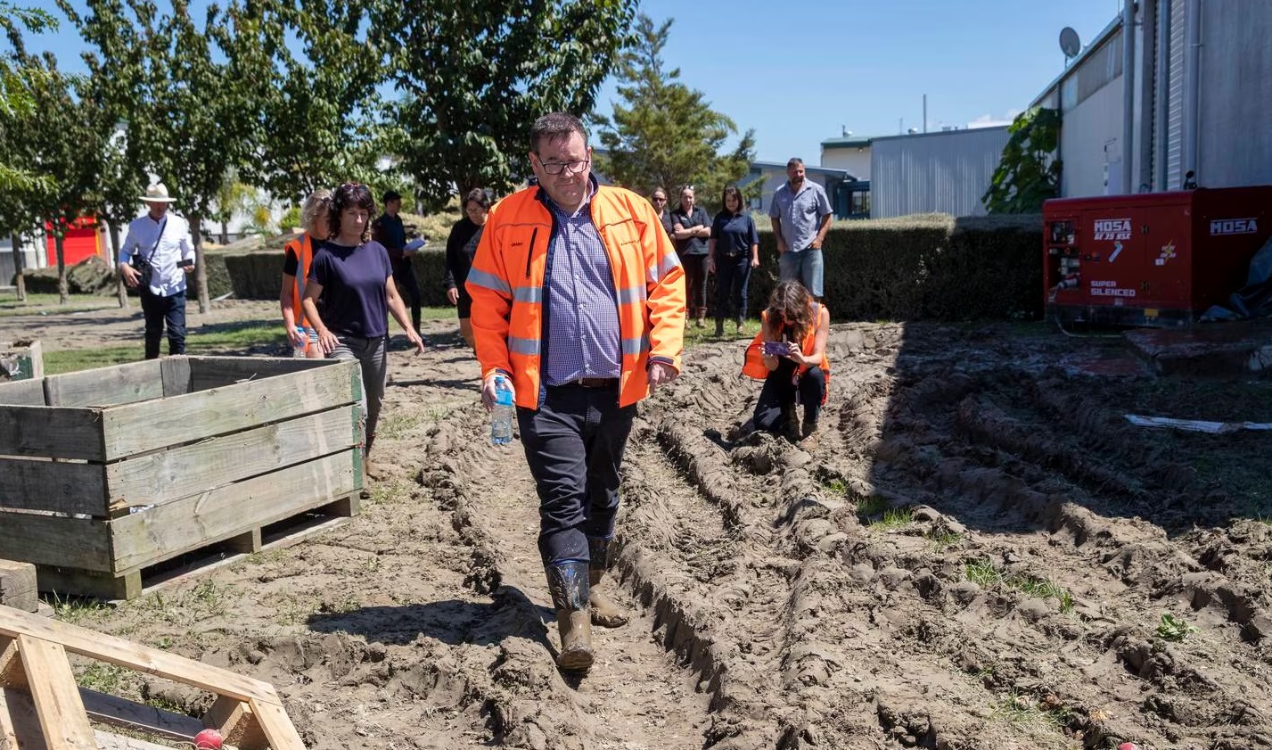 Finance Minister Grant Robertson says Civil Defence payments are to help with immediate problems,...