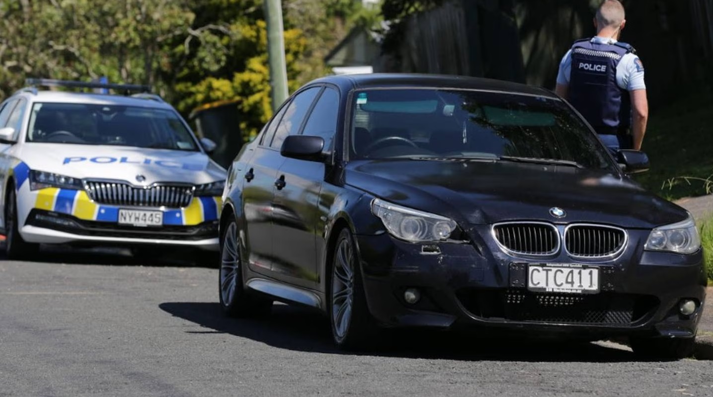 Police have located a black BMW they last night said was involved in the crash. Photo: NZ Herald