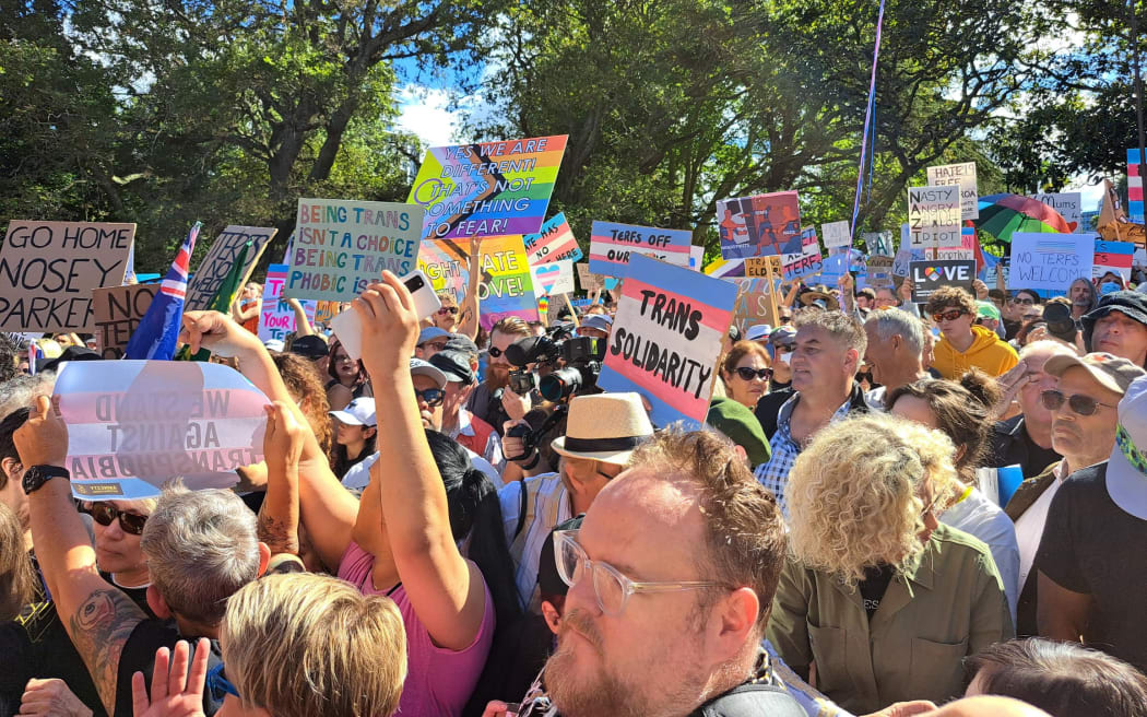 Protestors at the Posie Parker rally in Auckland. Photo: RNZ Protestors at the Posie Parker rally in Auckland. Photo: RNZ