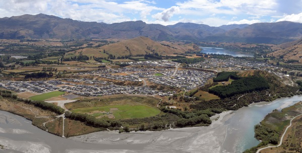 Photo: Mountain Scene