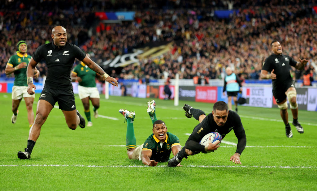 Aaron Smith scores a try which was later disallowed after the TMO picked up an earlier knock-on....