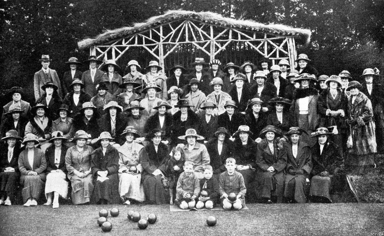 Roslyn Ladies' Bowling Club, opened on October 17, 1923. — Otago Witness, 30.10.1923 