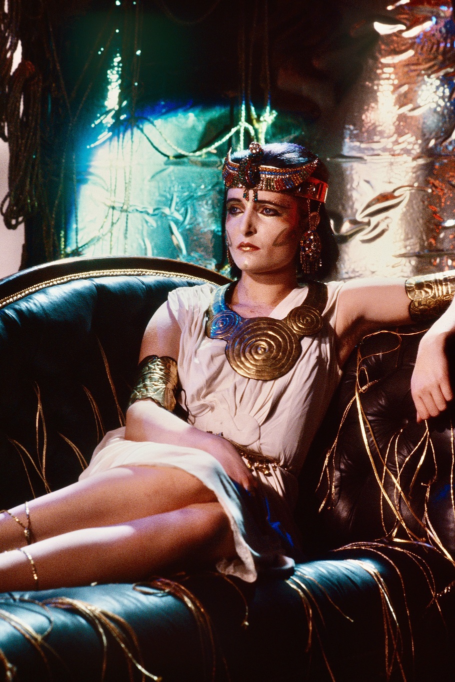 Siouxsie Sioux channels Queen Nefertiti in 1983.