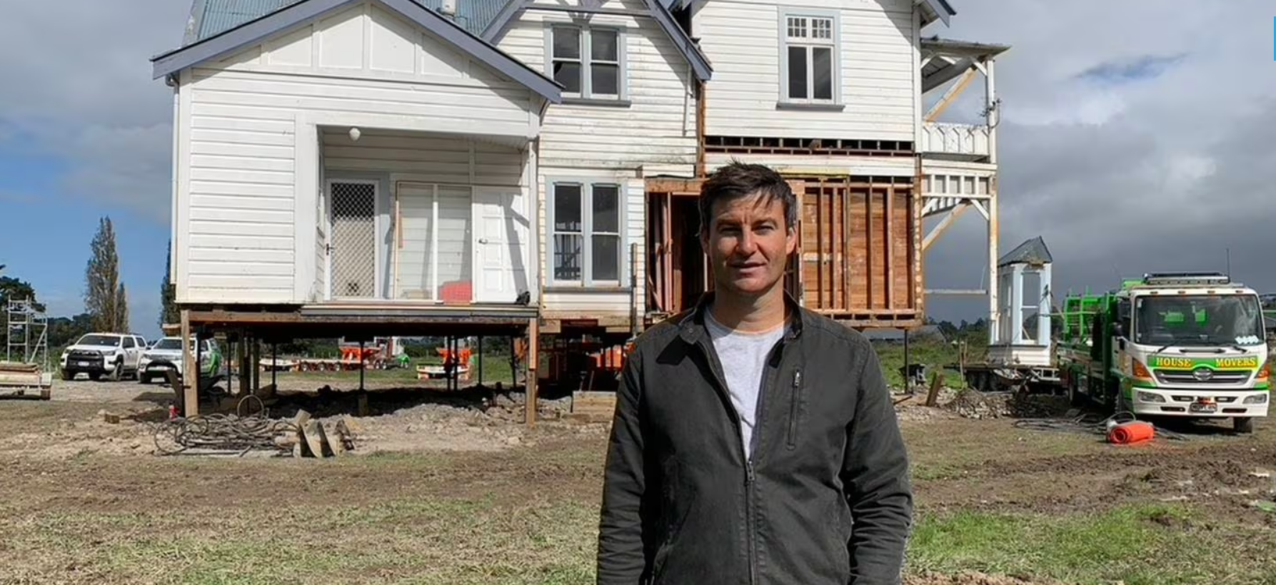 Clarke Gayford hosted Moving Houses for two seasons. Photo / TVNZ