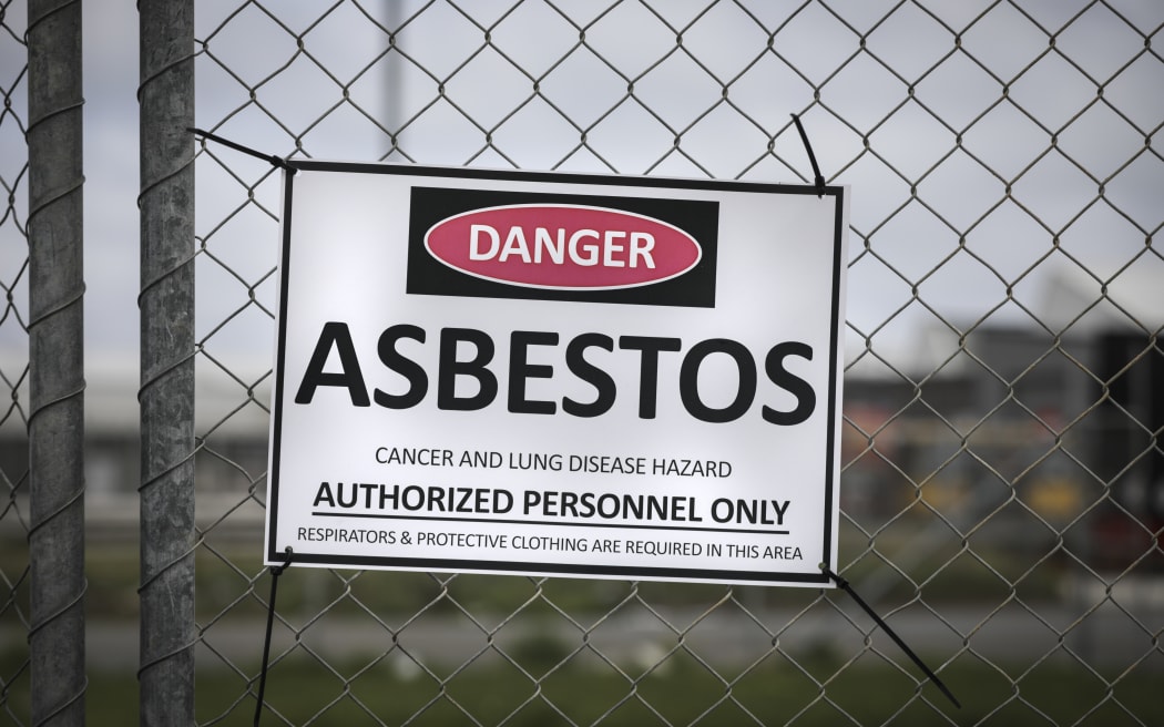 Asbestos Photo: RNZ Asbestos Photo: RNZ