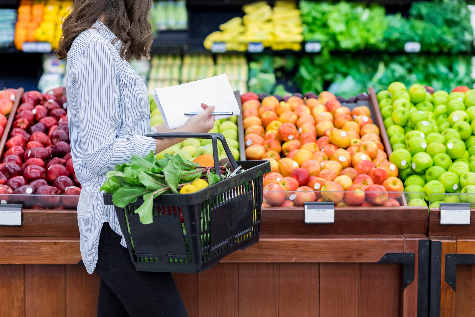 When in the supermarket, choose fruit and vegetables that don’t have packaging and stick to a...