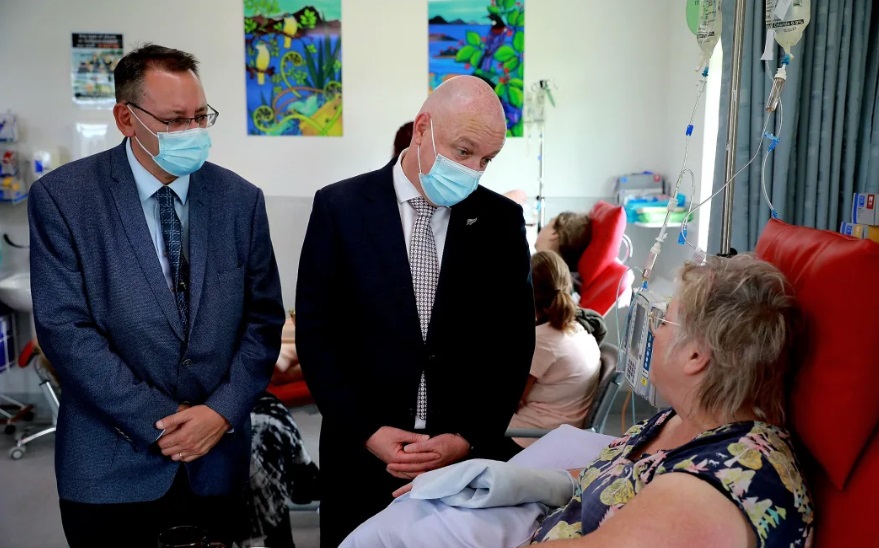 Prime Minister Christopher Luxon (L) and Health Minister Shane Reti. Photo: RNZ