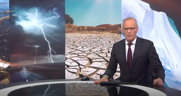 Simon Dallow presents the news at 6pm. Photo: RNZ