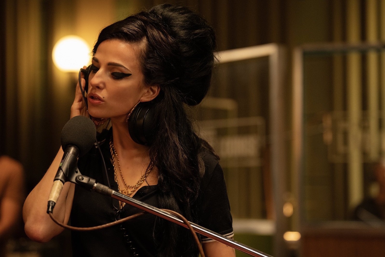 Marisa Abela plays Amy Winehouse in Back to Black.