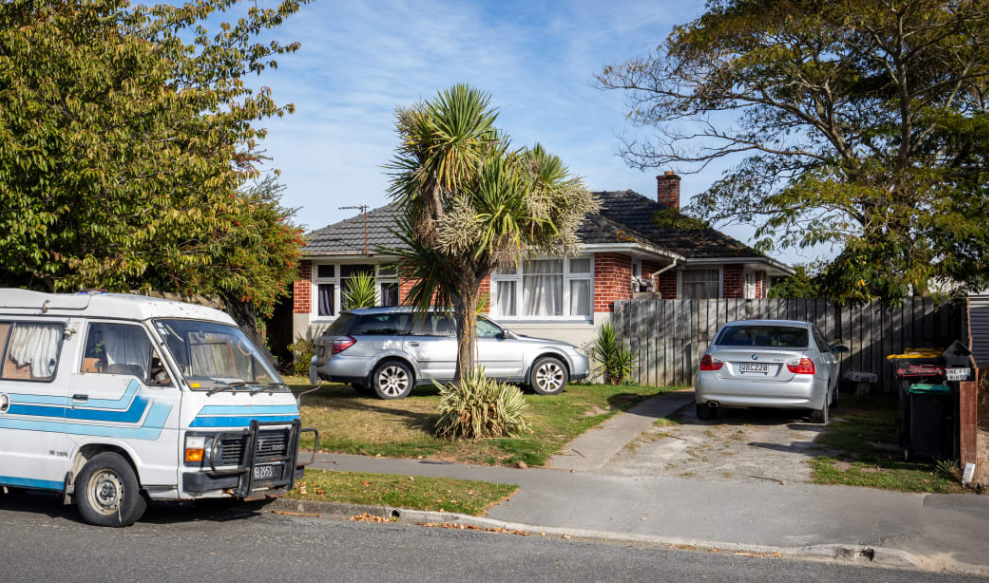 Police found an explosive at this house on Tuesday. Photo: RNZ 