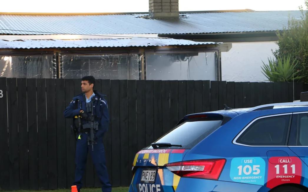 Police outside the Sunhaven Avenue property after the kidnapping. Photo: Jordan Dunn/RNZ