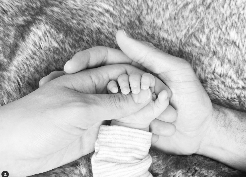 New parents Dame Sophie Pascoe and Rob Samson shared this image. Photo: Instagram/Sophie Pascoe 