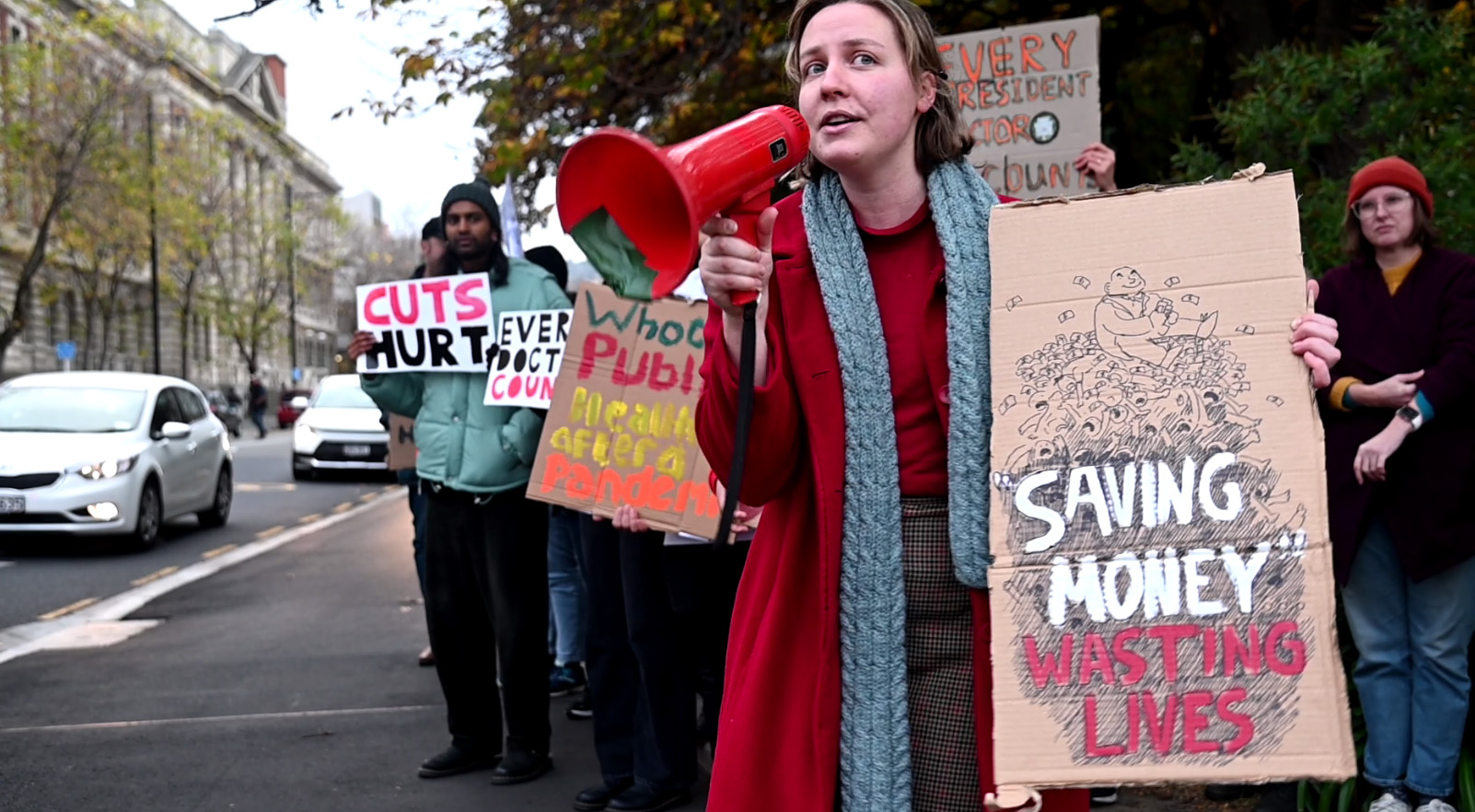 Junior doctors picketing outside Dunedin Hospital this morning. Photo: Craig Baxter 