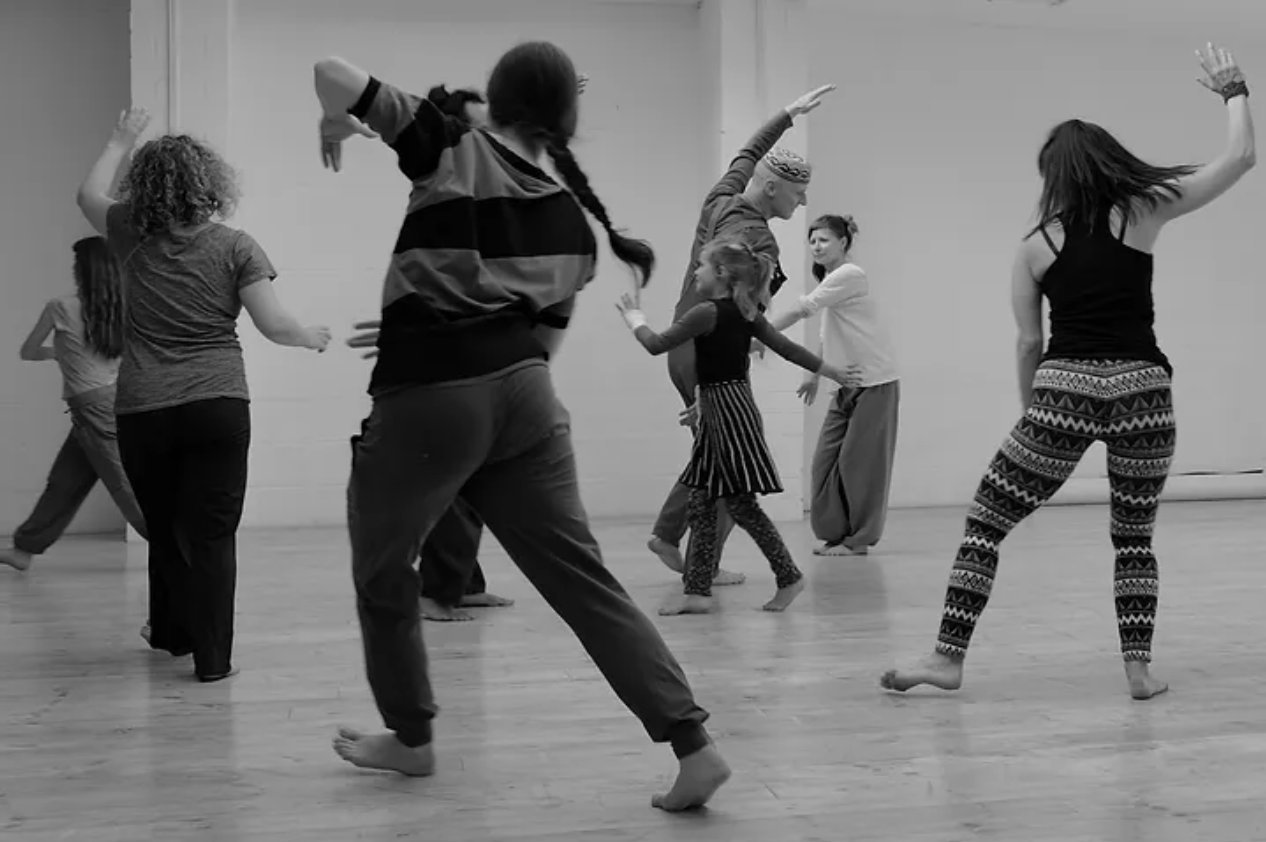 People take part in one of Giesche’s dance workshops. Photo: Frank Odening
