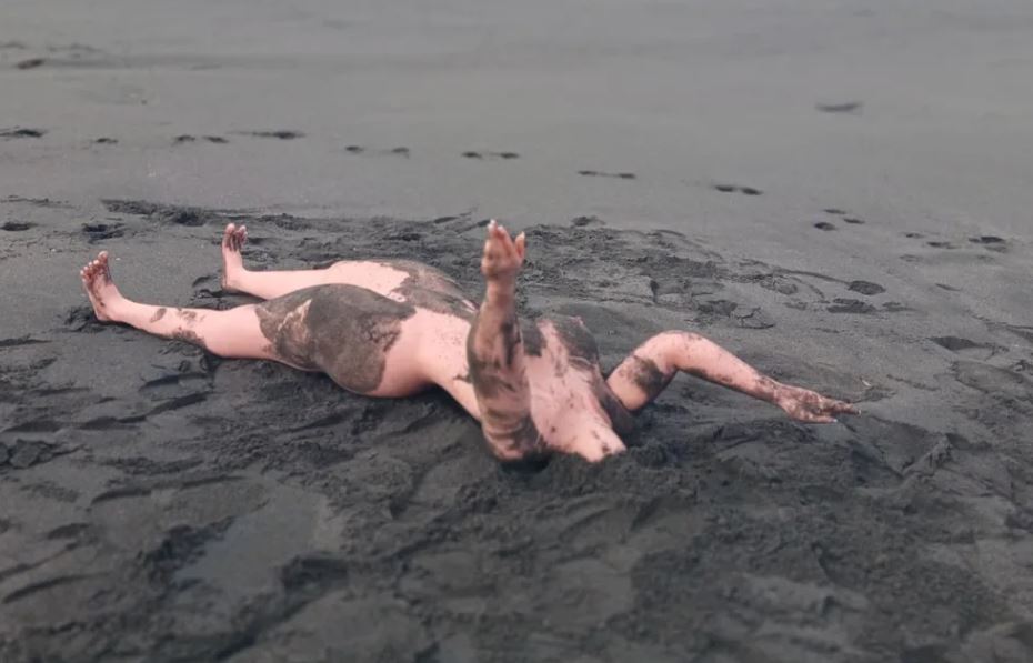 Headless body on beach turned out to be a sex doll | Star News