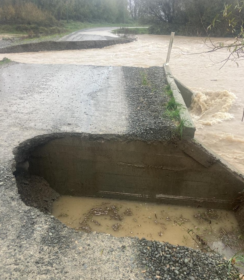 The sunshine bridge on Boundary Rd over the Hinds River is closed. SUPPLIED