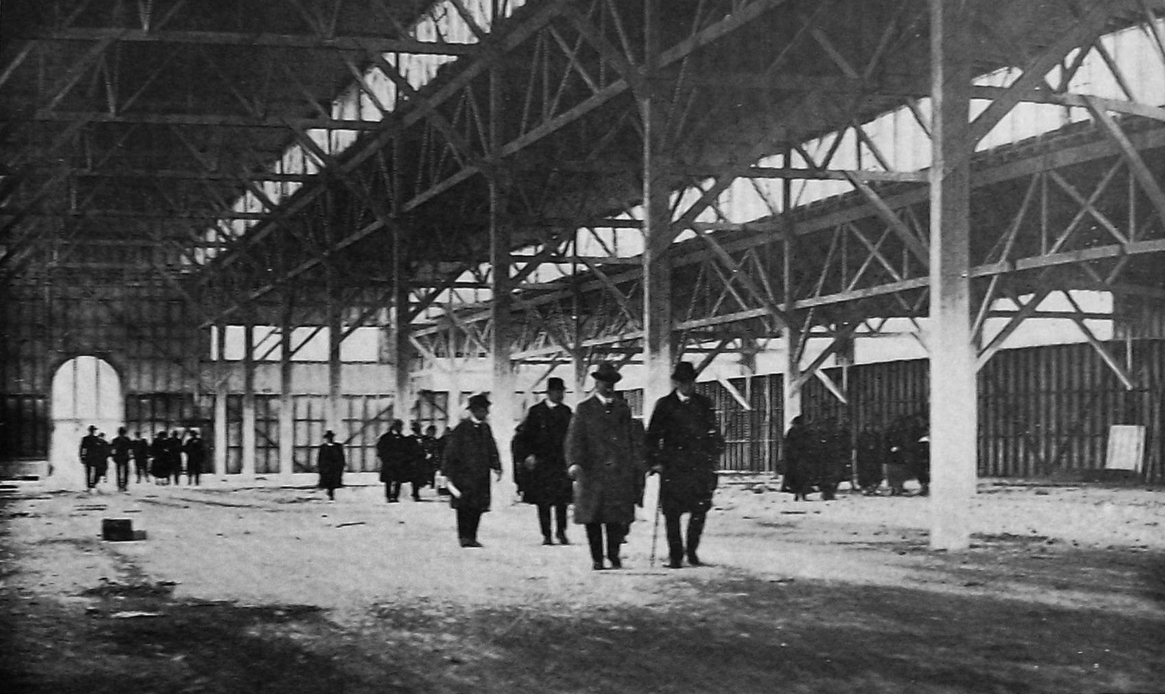The vice-regal party inspects the under-construction New Zealand and South Seas exhibition...