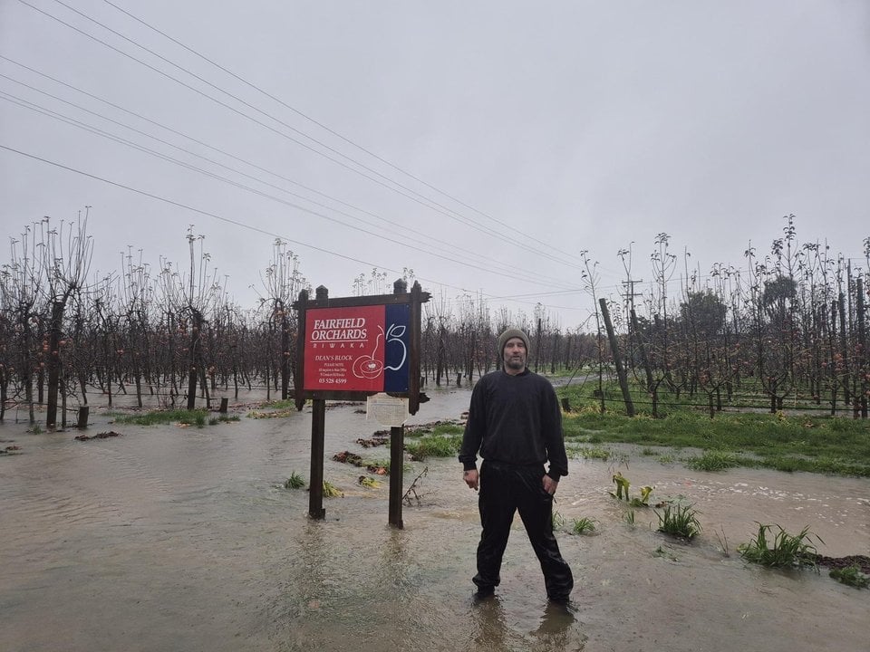 Fairfield Orchards digger driver Conan Richards. Photo: Mary Argue / RNZ