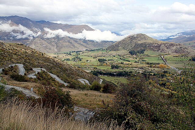 The zig-zags on the Crown Range Road. Photo: Wikipedia