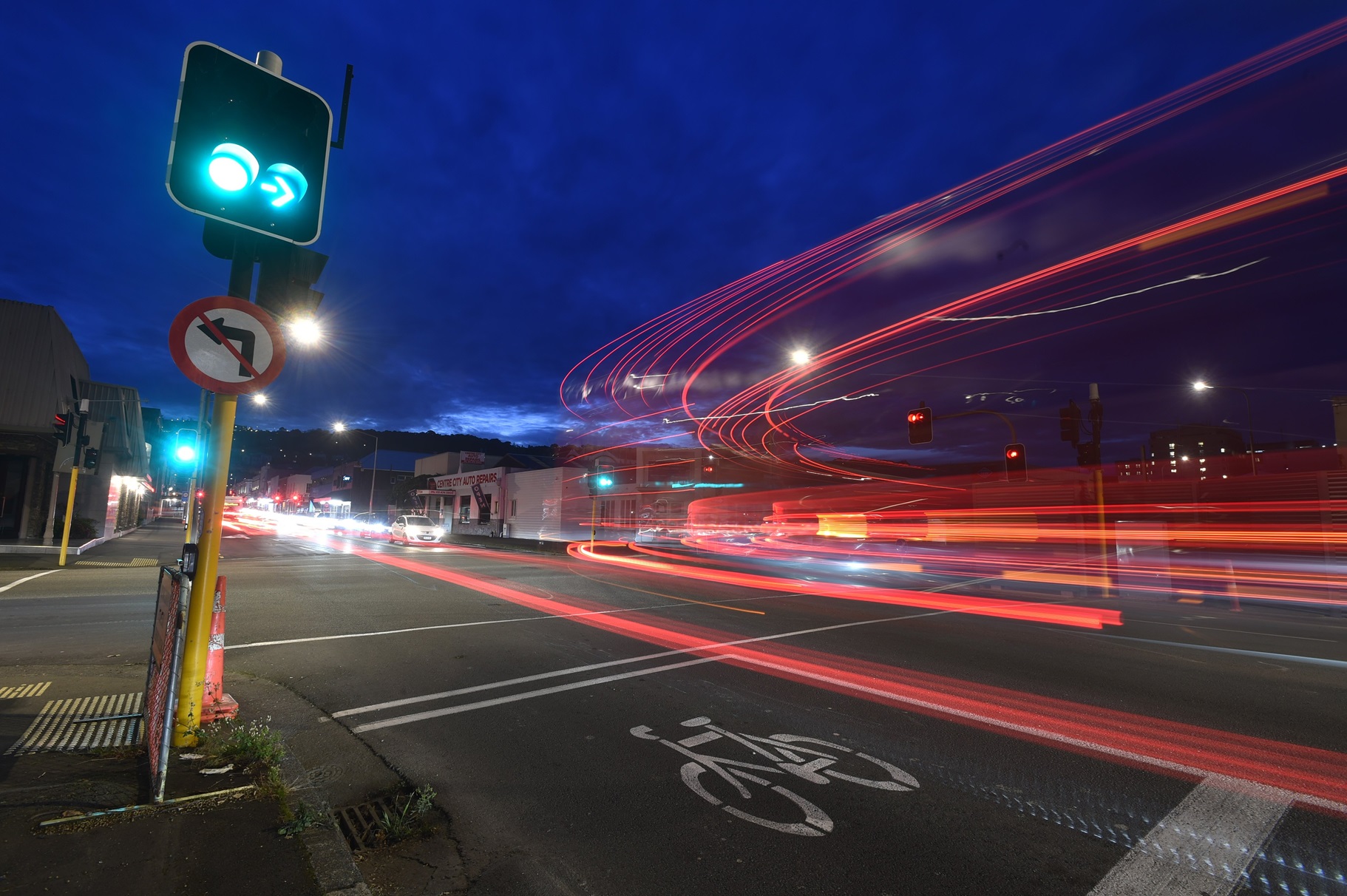 Traffic from St Andrew St makes a right-hand turn into Cumberland St (State Highway1), heading...