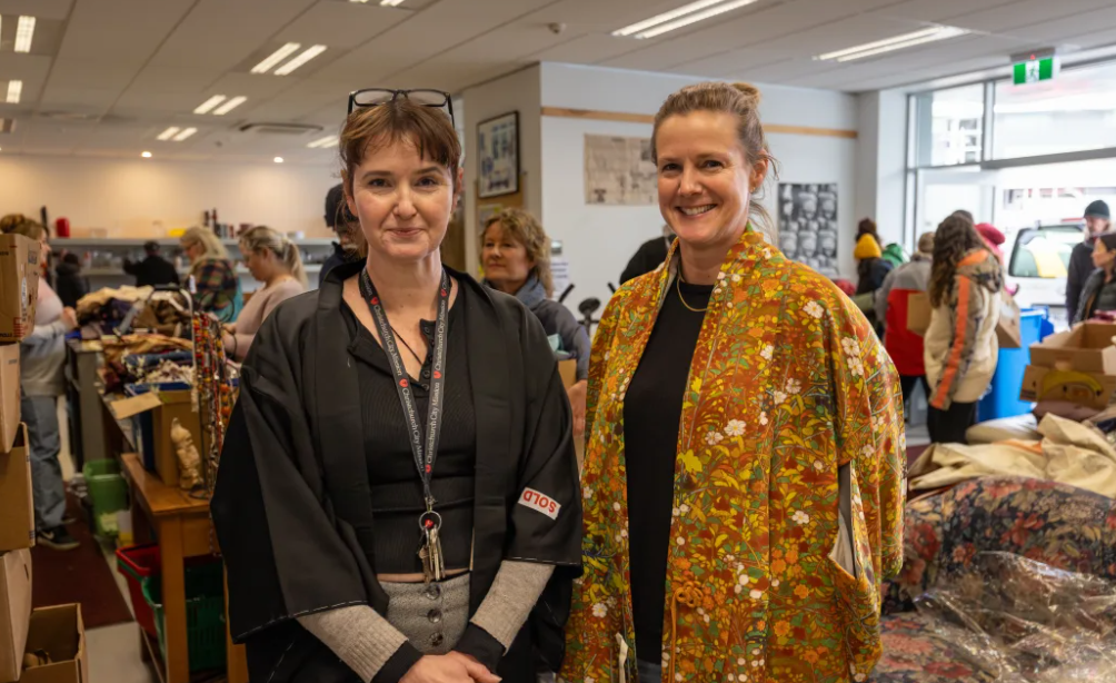 City Mission workers Tina Burrows (left) and Josie Cox. Photo: RNZ