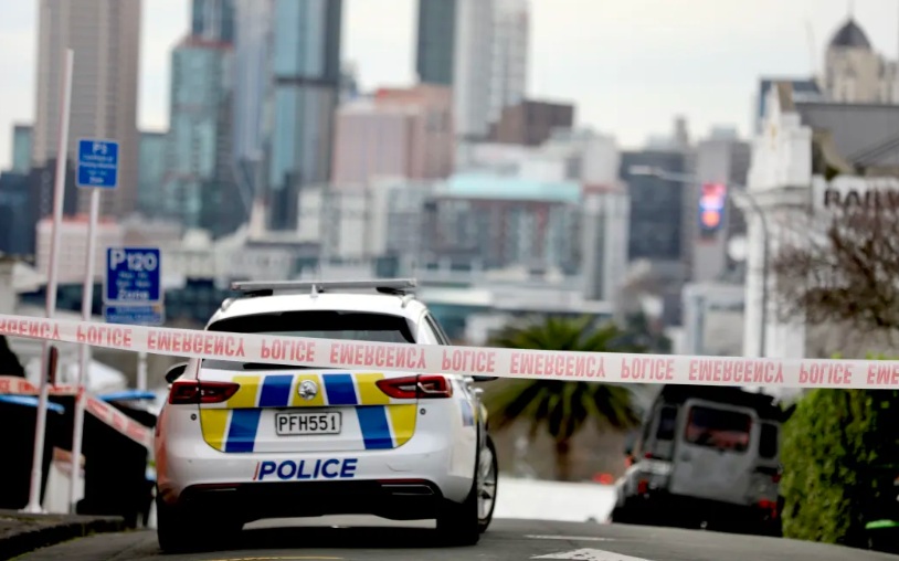 Police at the scene in Ponsonby. Photo: RNZ